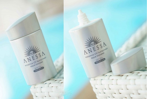 Anessa Essence UV sunscreen aqua booster SPF 50+ PA++++
